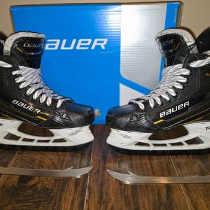 Bauer Supreme M5 Pro Hockey Skates Regular Width 7.5 (Used)