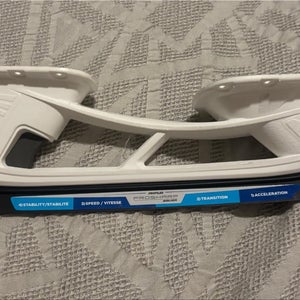Bauer PowerFly Hockey Skate Blade Holder Size 280 (9) Right Only Brand New