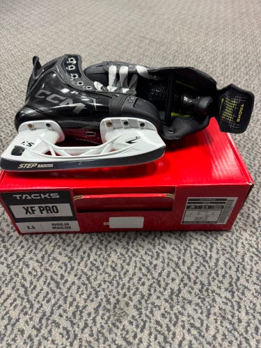 CCM Tacks XF Pro Size 2.5 Regular Width Skates