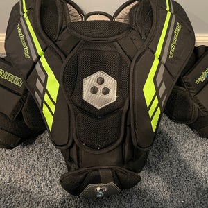 Small / Medium Vaughn Velocity VE8 Youth Goalie Chest Protector (Used)