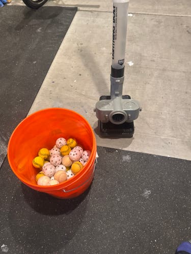 Sklz Lightning Bolt Soft Micro Pitching Machine