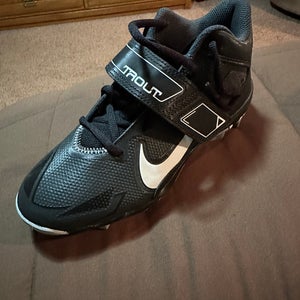 Black Kid's Size M 5.0 (W 6.0) Youth Nike Molded Cleats Trout (New)