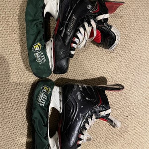 Bauer Vapor X800 Extra Wide Width   Size 5.5 (Used)