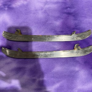 Step Steel Holders, Runners, & Replacement Steel 254 mm (Used)