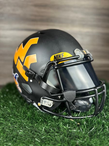 aldult large football helmet size Schutt Vengeance Pro LTD II Adult with Facemask and Sports Unlimited Bag, Schutt Football Helmet Adult : Sports & Outdoors this authentic size display helmet is perfect for all football fans and great for autographs Youth be adult sizes and