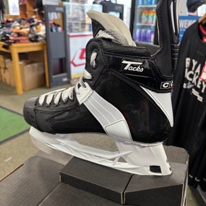 !!! BRAND NEW !!! CCM Tacks XF 652 Hockey Skates Regular Width 6.5 (New)