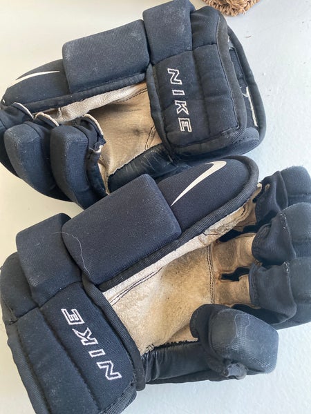 Nike Ignite 4 Hockey Gloves