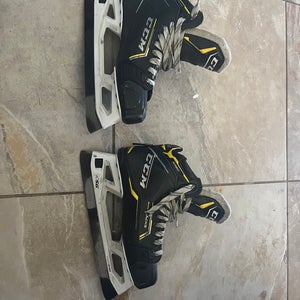 Bauer goalie skates Super Tacks