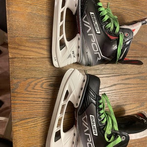 Bauer Vapor X3.7 Hockey Skates Regular Width 6 (New)