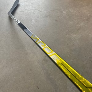 P92M 95 Flex NCAA Senior Bauer Right Handed Pro Stock Vapor Hyperlite Hockey Stick