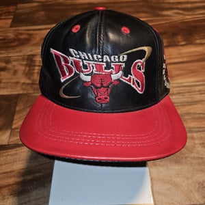 Vintage Chicago Bulls 1998 NBA Sports JH Design Leather Vtg Strapback Cap Hat
