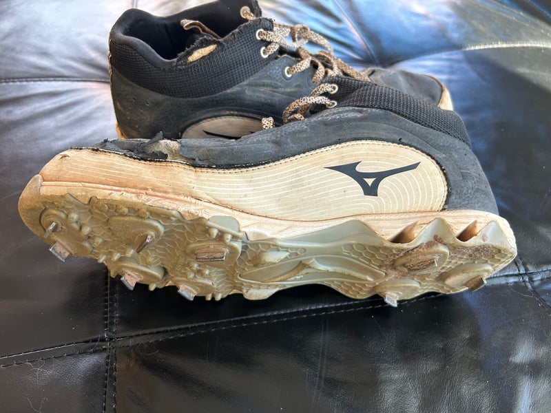 Mizuno baseball cleats