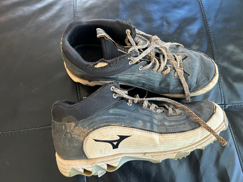 Mizuno baseball cleats