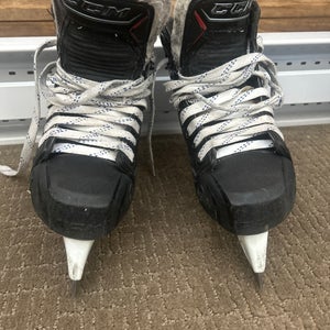 Size 2.5 CCM Jet speed Ft 480 Skates