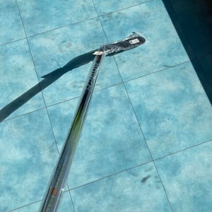 Senior Bauer Vapor Hyperlite 2 Hockey Stick Right Handed P92 (New)