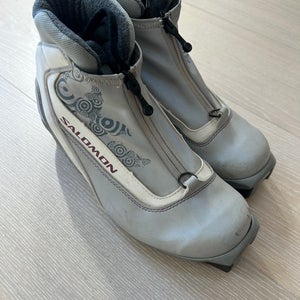 Salomon Nordic Cross Country Ski Boots Size EU 40 US 8.5 Womens SNS Profil