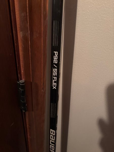 Intermediate Bauer Right Handed P92  (Used) Vapor Hyperlite Hockey Stick