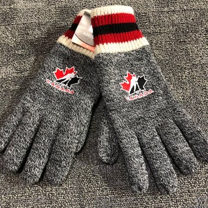 NEW Team Canada Hockey Winter Rink Knit Gloves