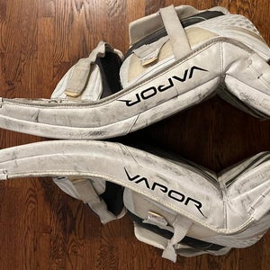 Small Bauer Vapor 2X Goalie Leg Pads (Used)