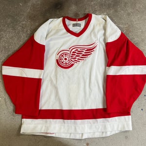 Red Wings White Men's XL CCM (Used)