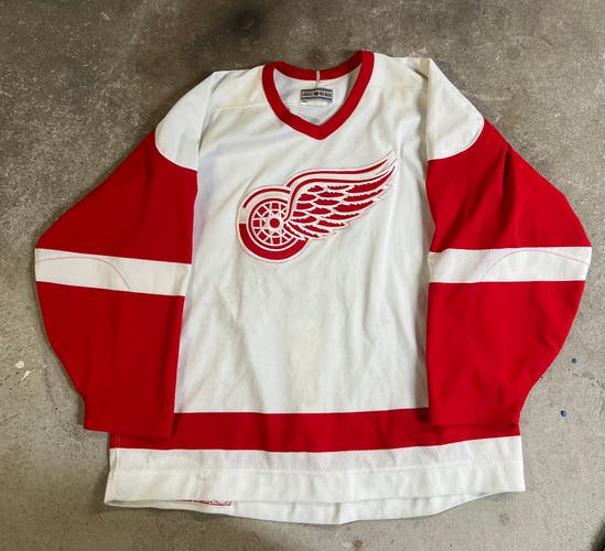 Red Wings White Men's XL CCM (Used)