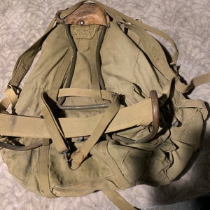 WWII US Backpack With Metal Frame