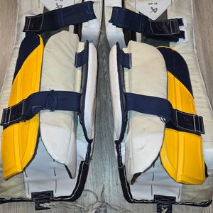 2023 XL Bauer Vapor X5 Pro Goalie Leg Pads (Used)