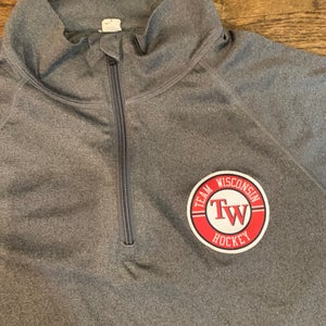 Team Wisconsin Hockey 1/4 Zip Performance Top - Size Adult XL