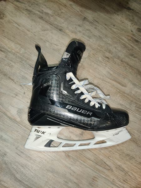 Bauer Supreme Mach Skates 8.5 Fit 3 (Broken tendon guard