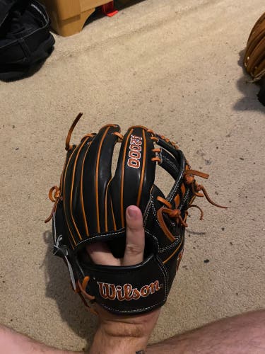 Wilson Right Hand Throw A2000 11.5" (Used)