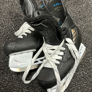 2020 True Pro Custom Hockey Skates Regular Width Pro Stock 7.5 (New)