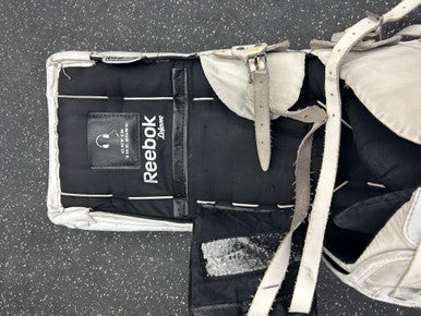 Used Reebok 7000 Goalie Leg Pads Senior White 34" 11162-S000421575