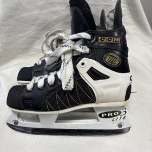Junior Size 2.5 CCM TACKS 352 PRO LITE 3 Ice Hockey Skates