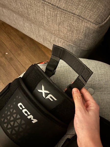 CCM XF Intermediate goalie knee pads