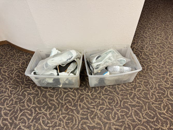 **2 BINS** New Goalie Cowlings