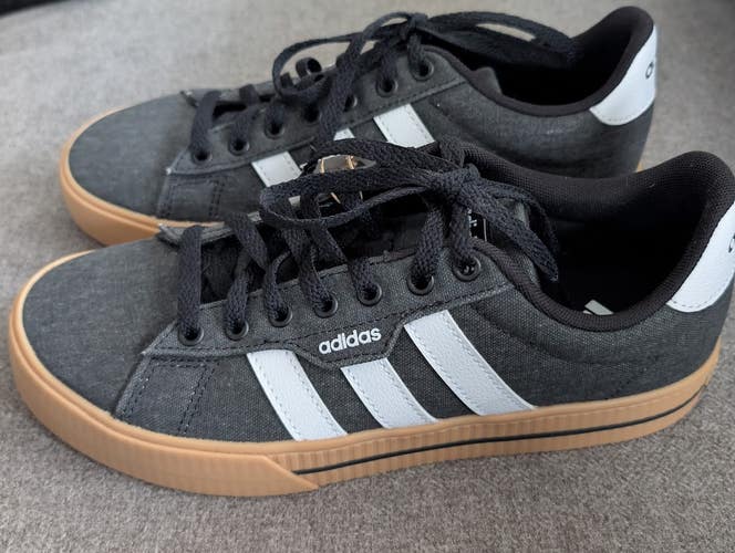 Black Men's Size M 6.5 (W 7.5) Adidas daily 3.0 Indoor Cleats (New)