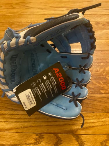 2024 Wilson Right Hand Throw Infield A2000 Baseball Glove 11.25" (New)