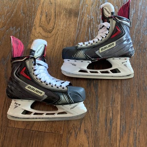 Bauer Vapor APX2 Hockey Skates Regular Width Size 5.5 (Used)