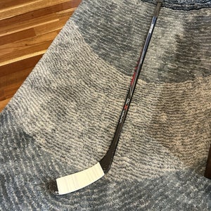 Bauer Vapor X70 Composite Hockey Stick Composite Kane P88 JR Curve 45 Flex Right