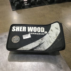 Used Sher-wood Cerberus 2 Full Right Goalie Blockers 11605-c000181282