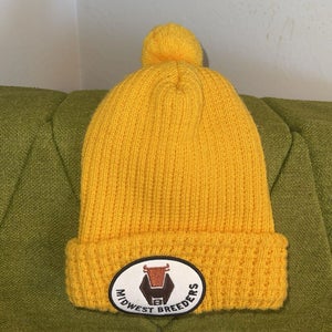 Vintage MIDWEST BREEDERS Cattle Farm Cow Patch Pom Beanie Winter Hat Cap 1980s