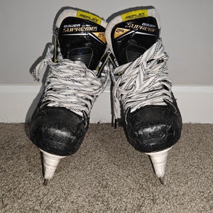 Bauer Supreme 2S Pro Hockey Skates Regular Width Size 4 (Used)