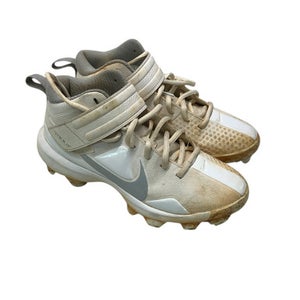 Used Nike TROUT  YTH BB CLEATS BB/SB Cleats White And Silver Junior 04.5 11347-S000241601
