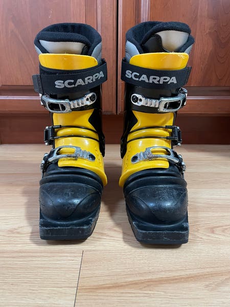 Scarpa T1 telemark 75mm ski boots vibram sole 24 mondo