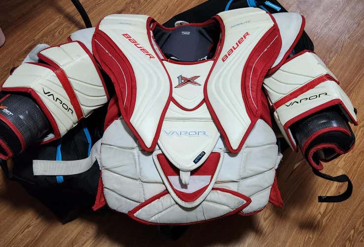 Large Bauer Vapor 1X Goalie Chest Protector (Used)