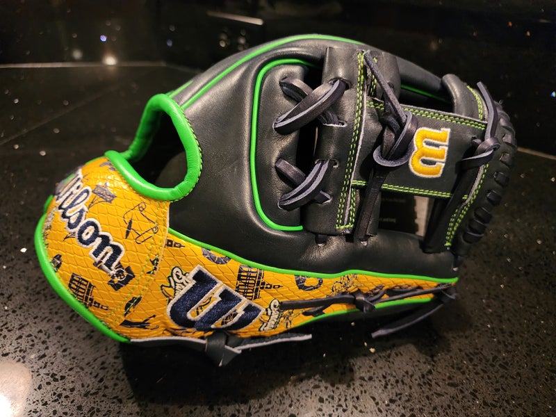 Wilson A2000 - Savannah Bananas - Philadelphia Exclusive - Baseball Glove 11.5"