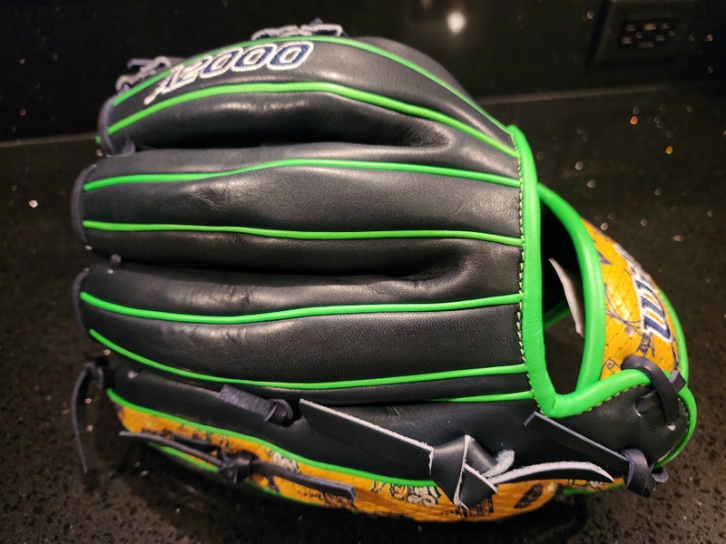 Wilson A2000 - Savannah Bananas - Philadelphia Exclusive - Baseball Glove 11.5"