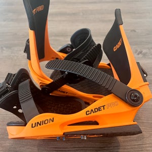 Kid's Small Union Cadet Pro Snowboard Bindings All Mountain (Used)