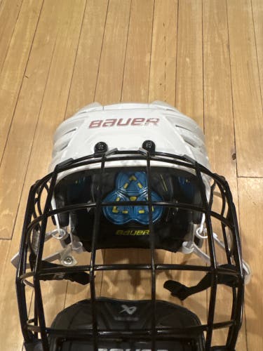 Medium Bauer Re-Akt 150 (Used)