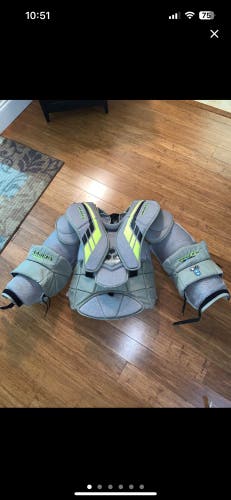 Vaughn VE8 pro carbon Chest protector
